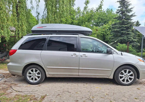 Toyota Sienna cena 32855 przebieg: 305000, rok produkcji 2007 z Warszawa małe 106